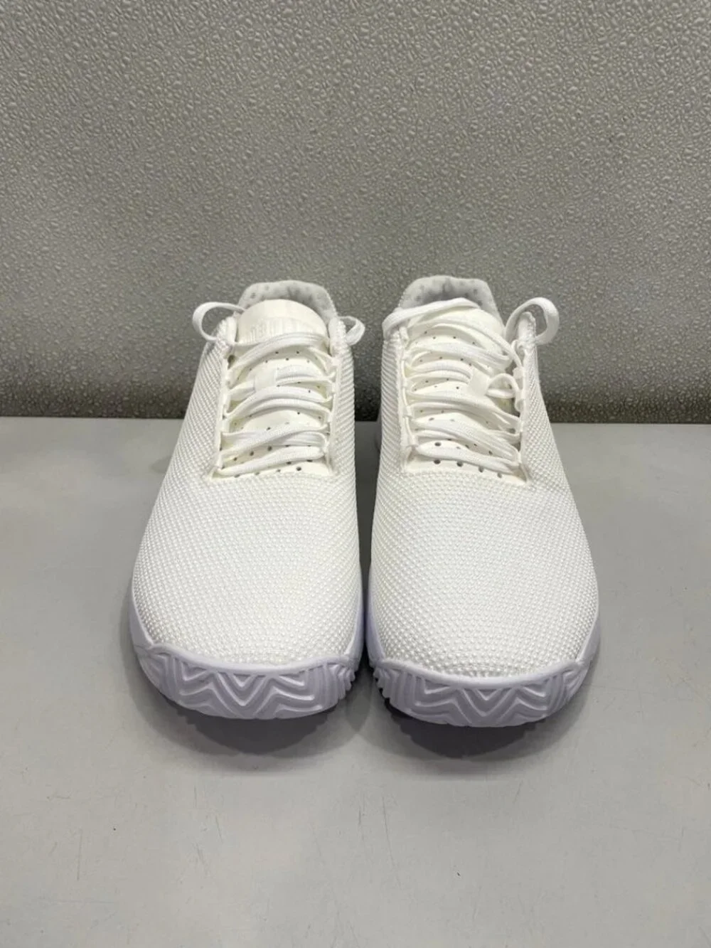NOBULL Unisex White Training Sneakers M6.5 W8